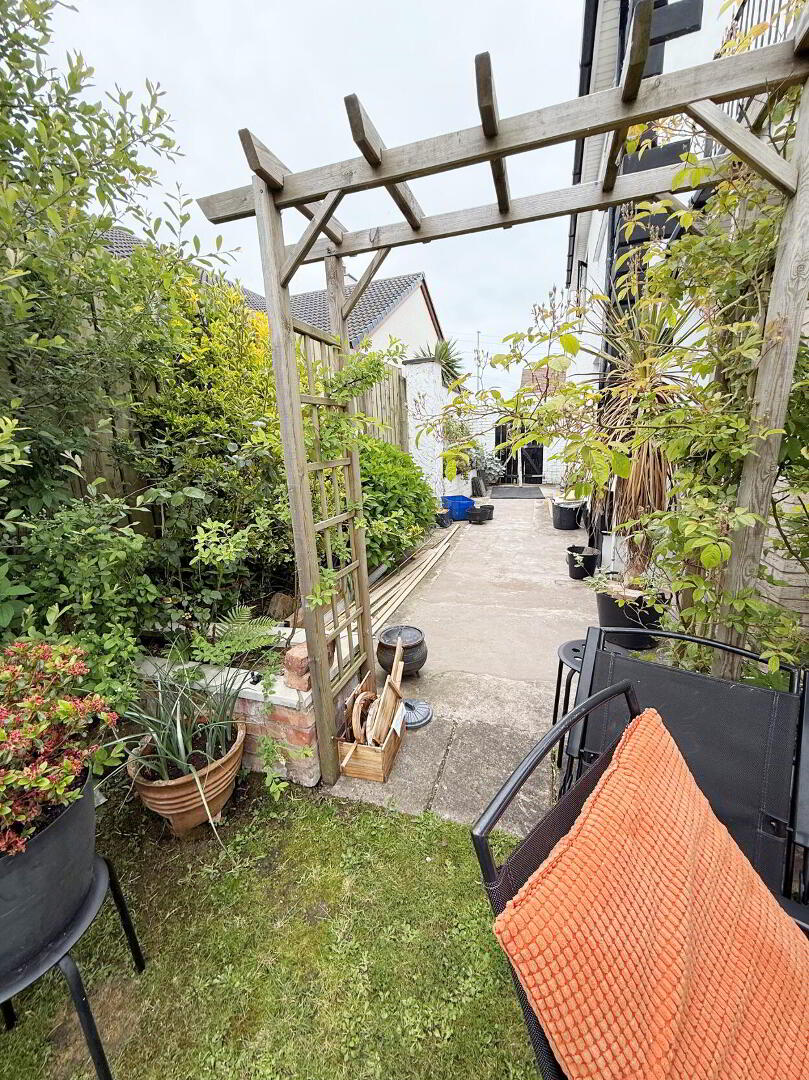 48 Freehall Road 26 of 27