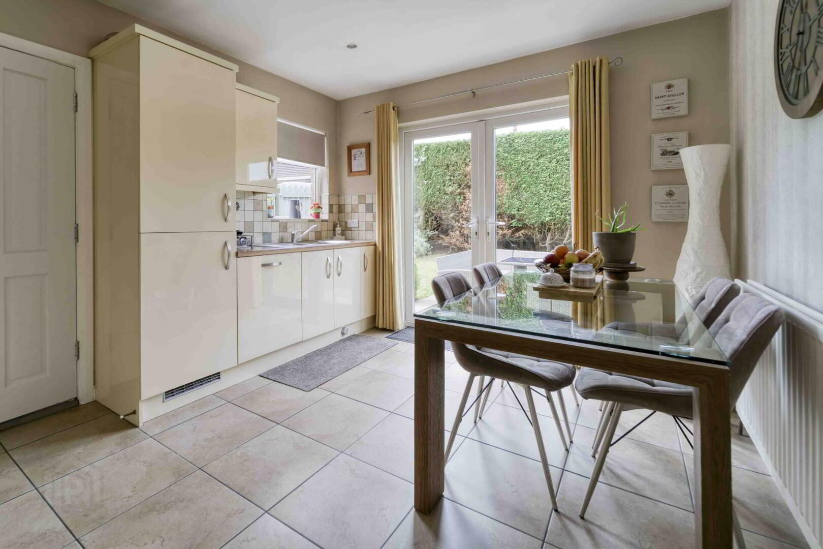 69 Beechdene Gardens 5 of 18