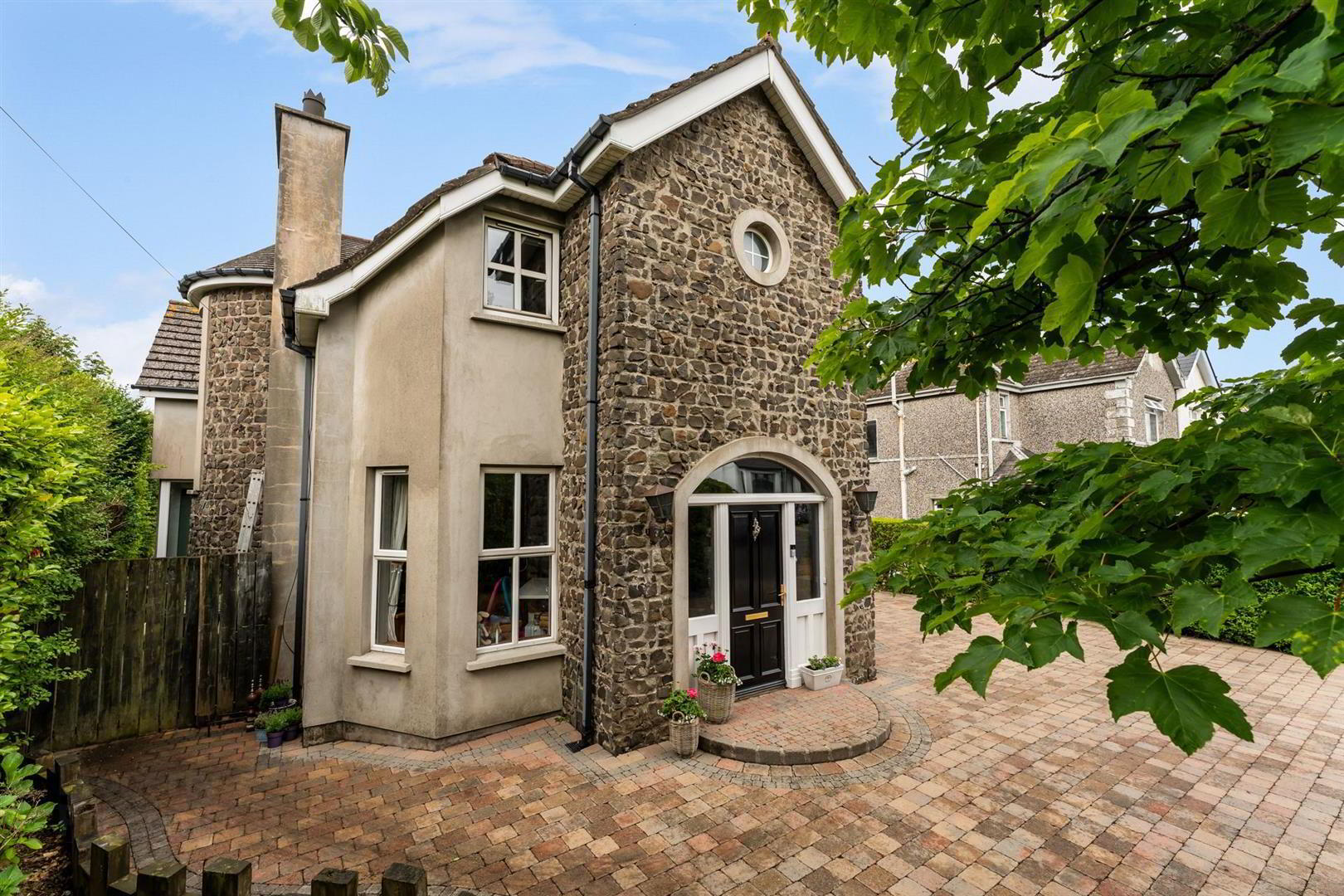 property description image