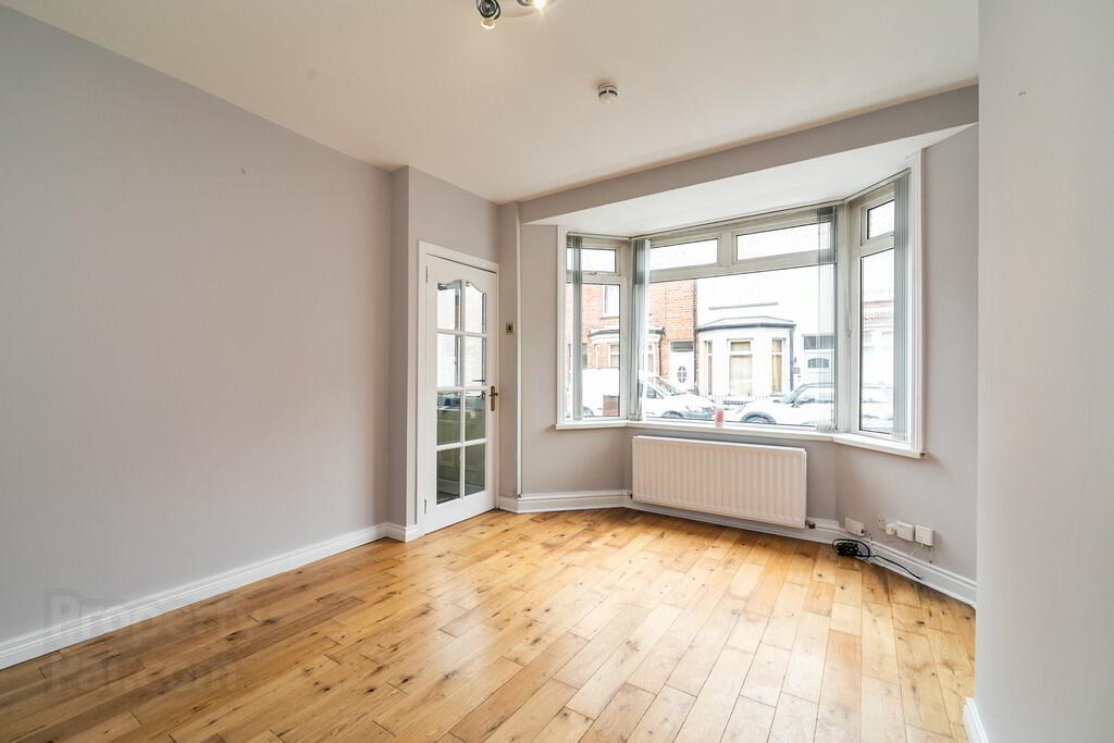 9 Lichfield Avenue 5 of 19