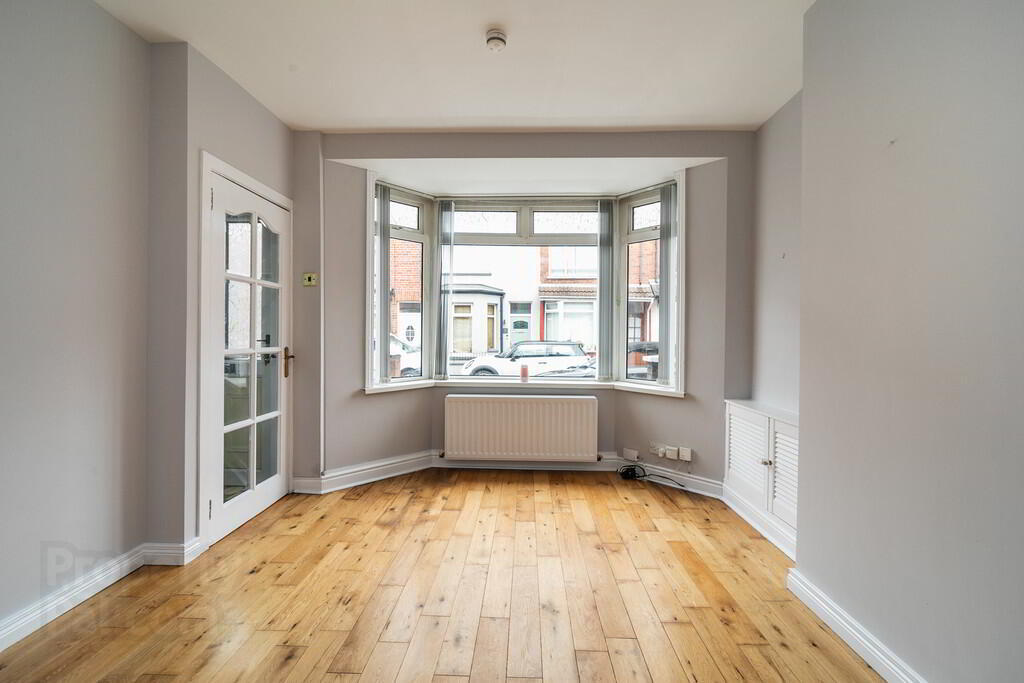 9 Lichfield Avenue 4 of 19