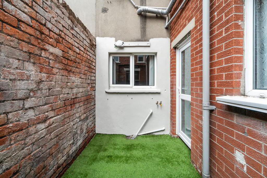 9 Lichfield Avenue 19 of 19