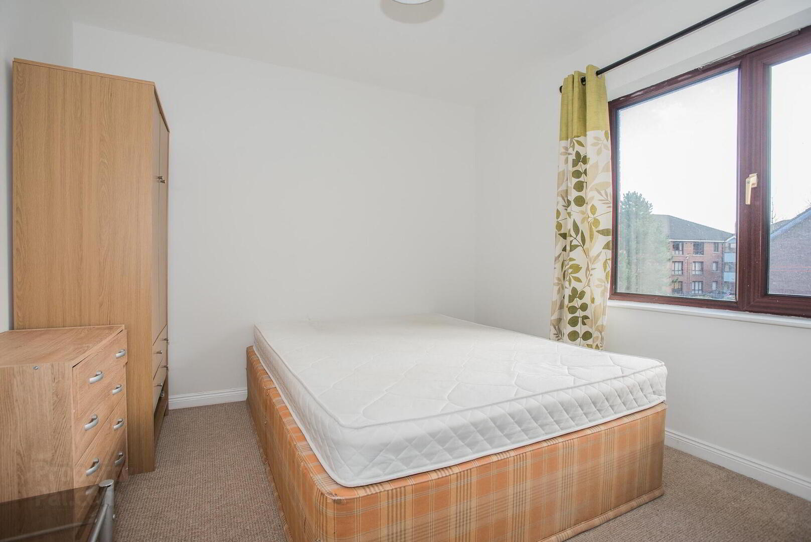 28 Ravenhill Reach 8 of 13