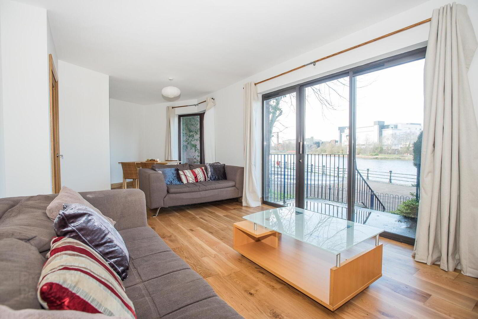 28 Ravenhill Reach 5 of 13