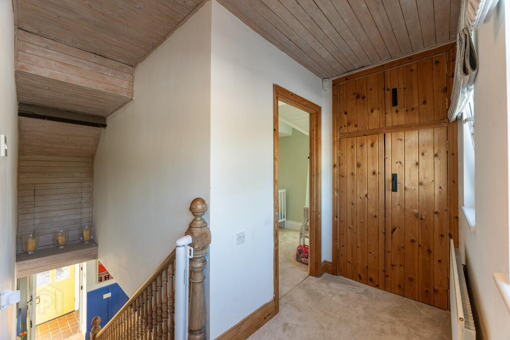 29 Manse Road 17 of 55