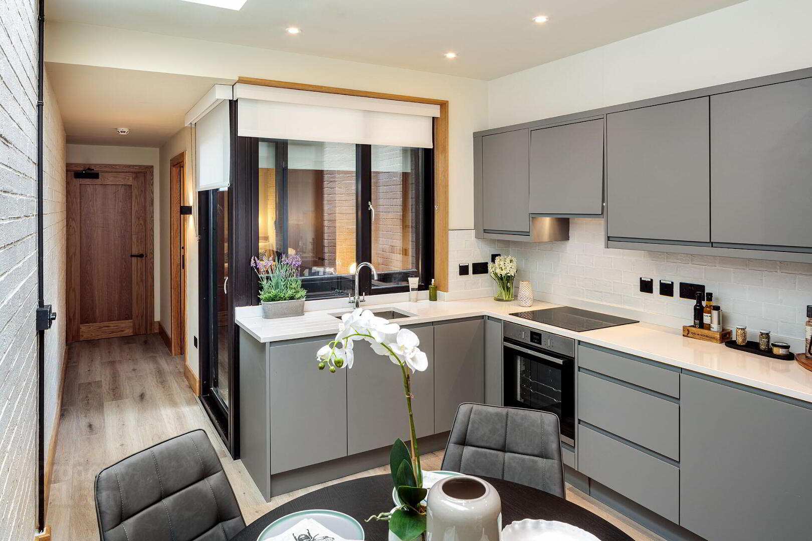 Pembroke Lane 3 of 12