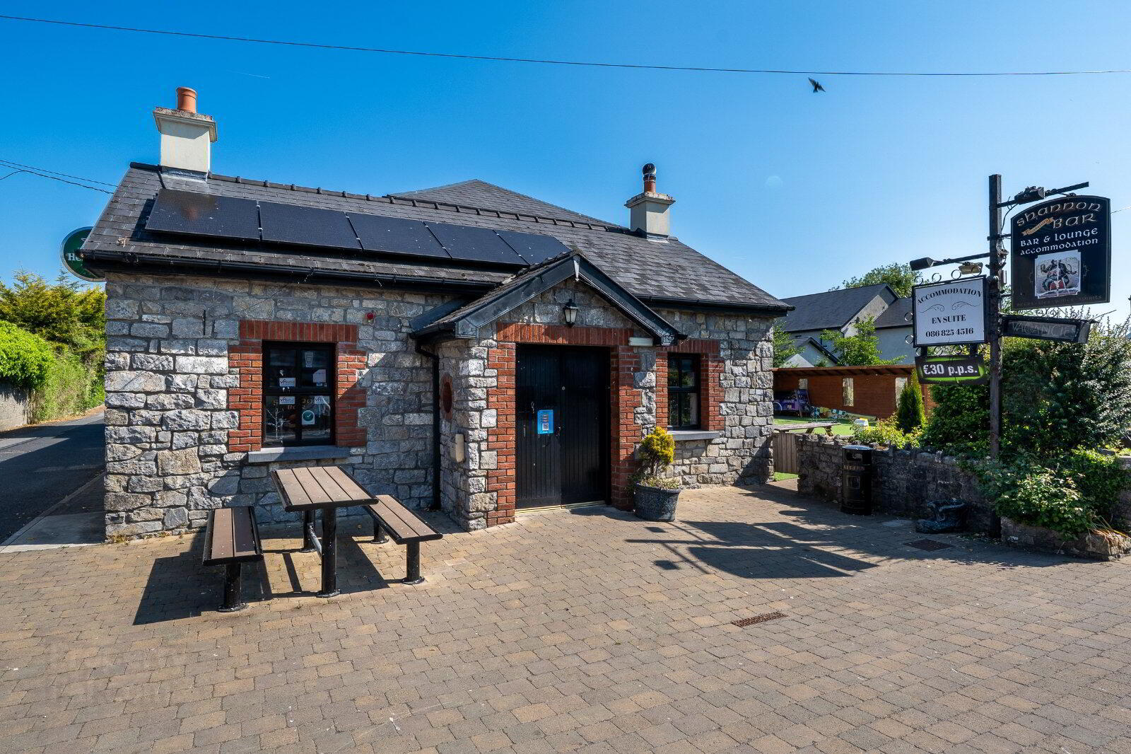 The Shannon Bar, Tarmonbarry 1 of 55