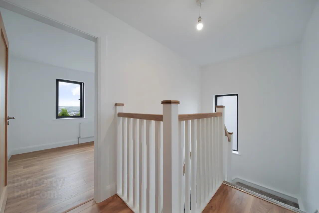 16 Oakwood Park 21 of 39