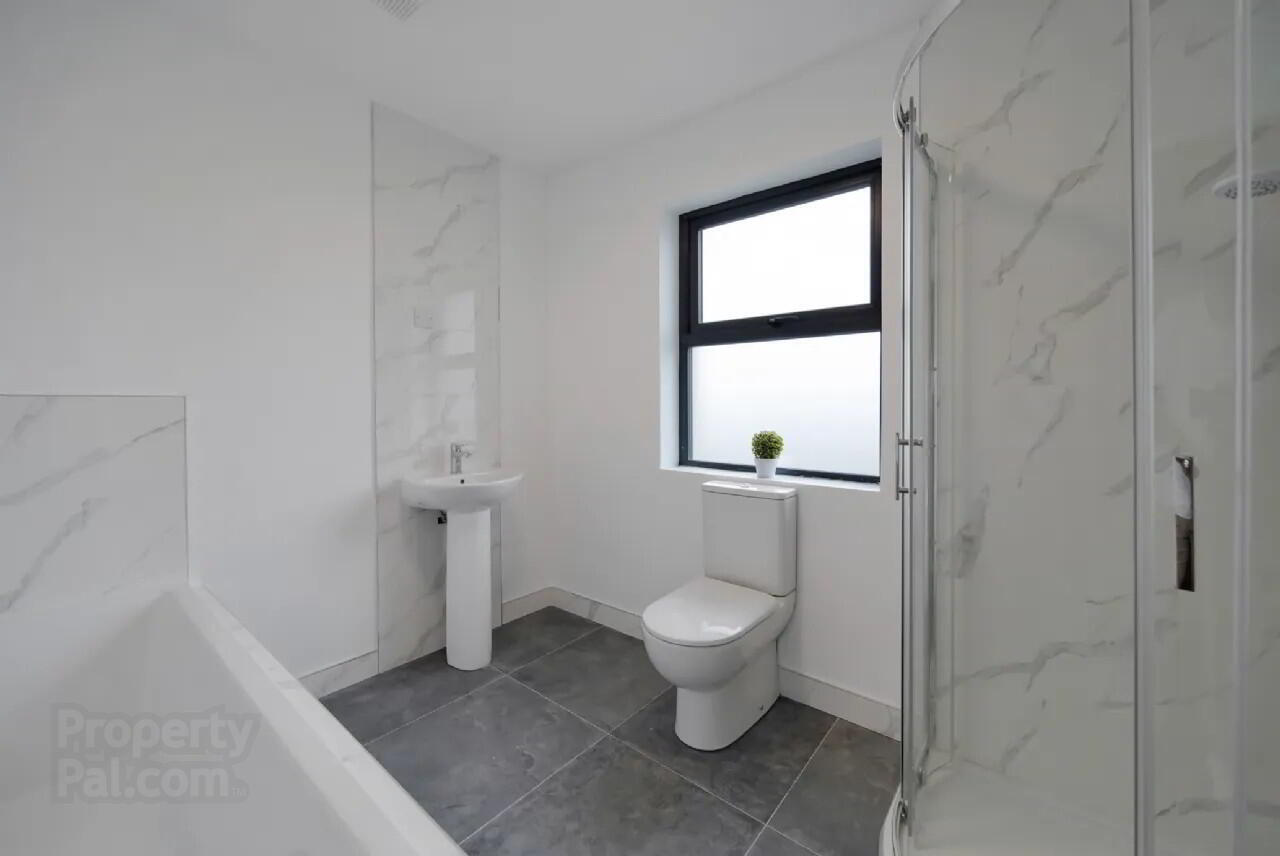 16 Oakwood Park 22 of 39