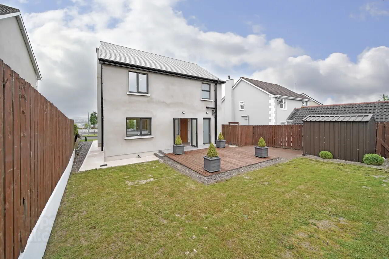 16 Oakwood Park 37 of 39