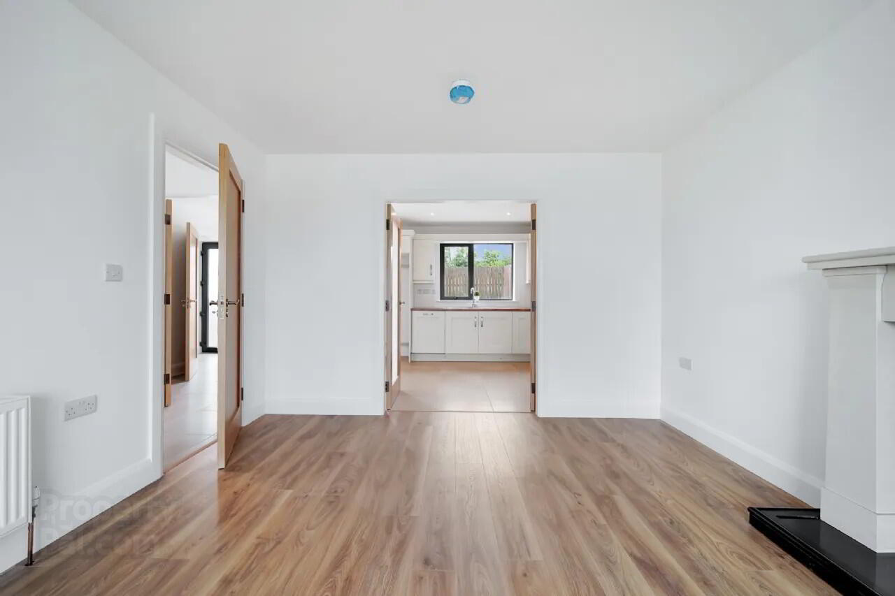 16 Oakwood Park 6 of 39