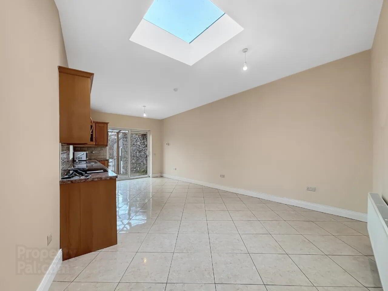 11 Upper Sarsfield St 7 of 19