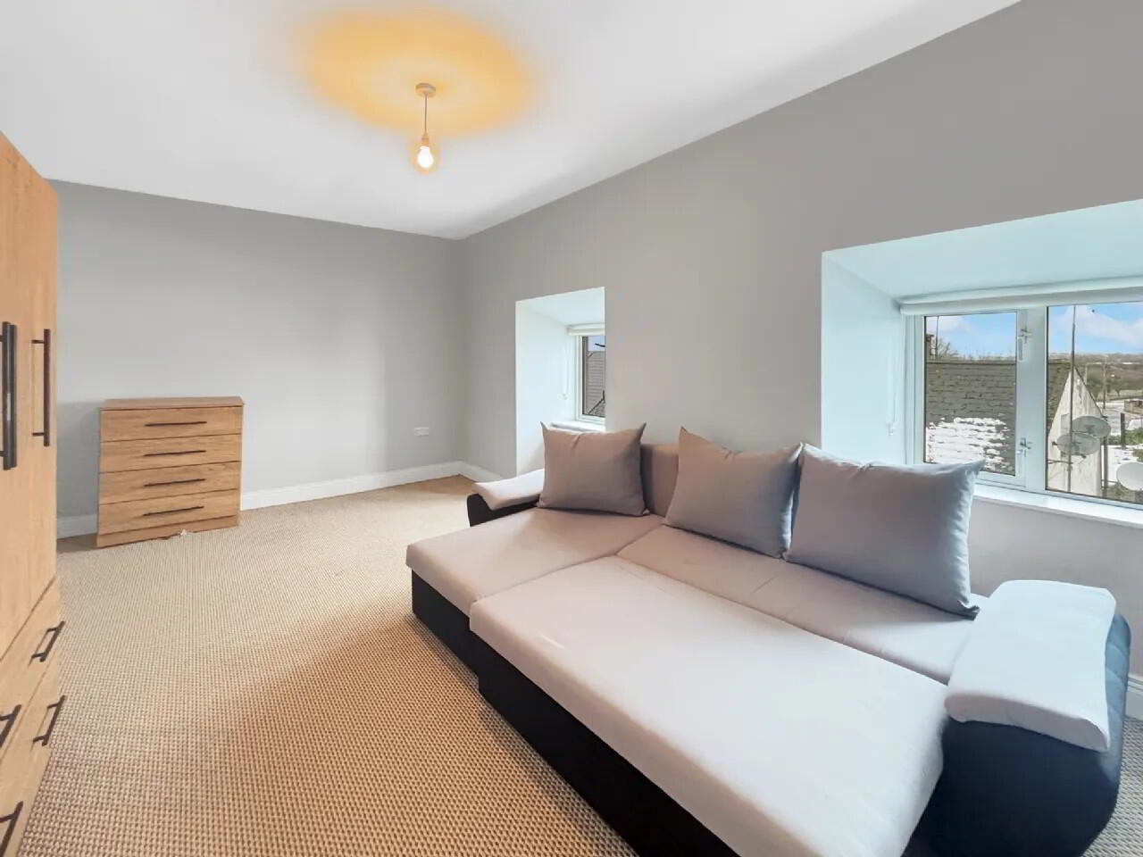11 Upper Sarsfield St 11 of 19