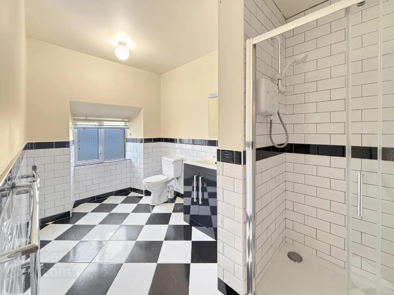 11 Upper Sarsfield St 16 of 19