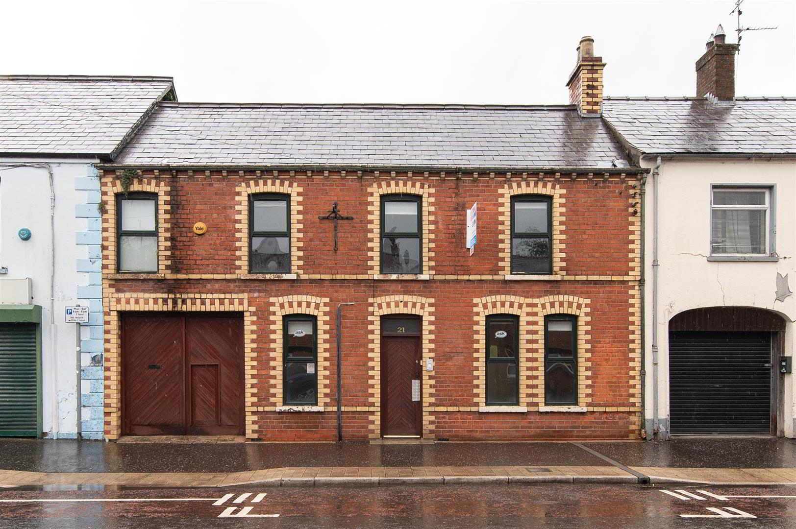 21 Main Street 1 of 18