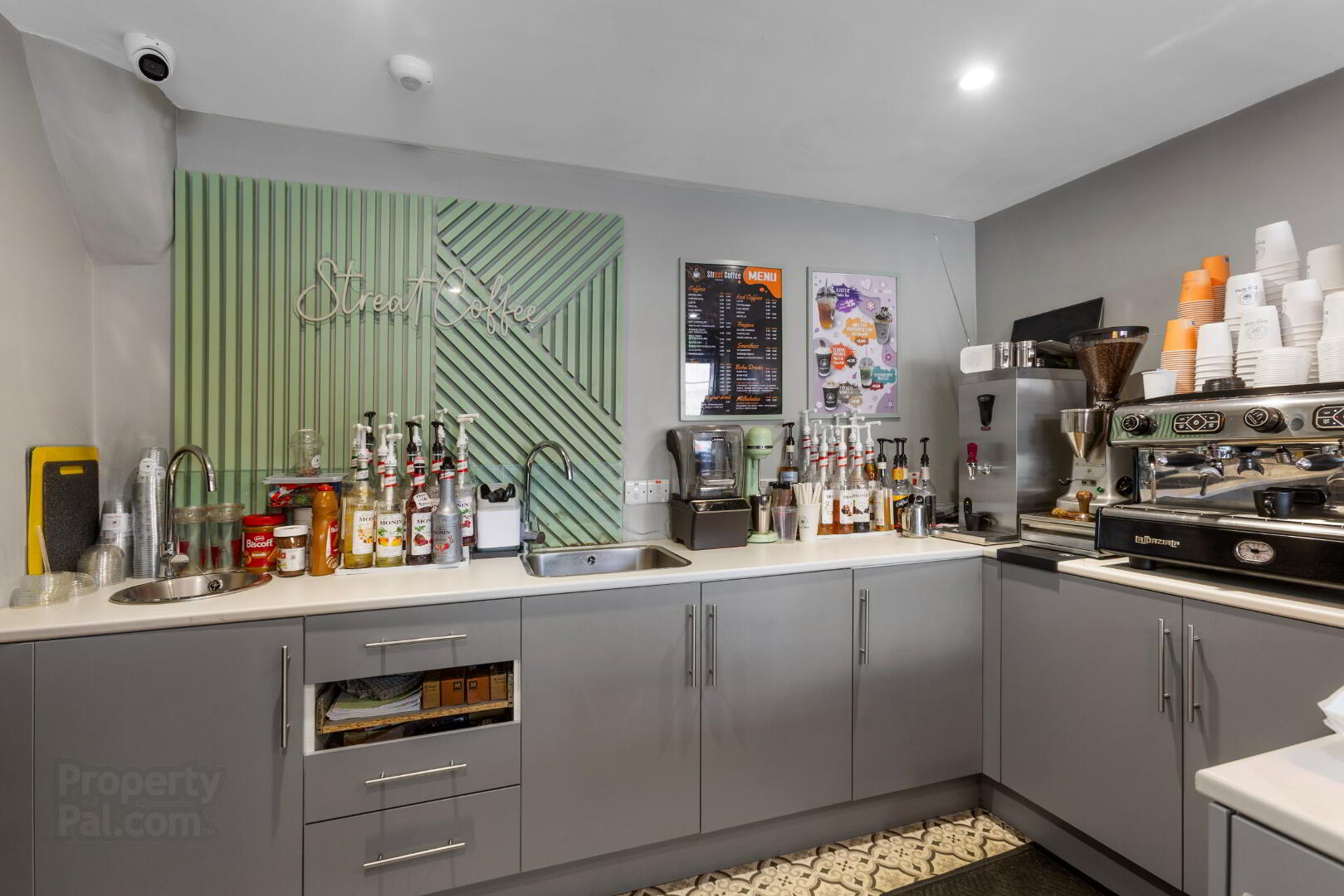 41 Broughshane Street 14 of 24