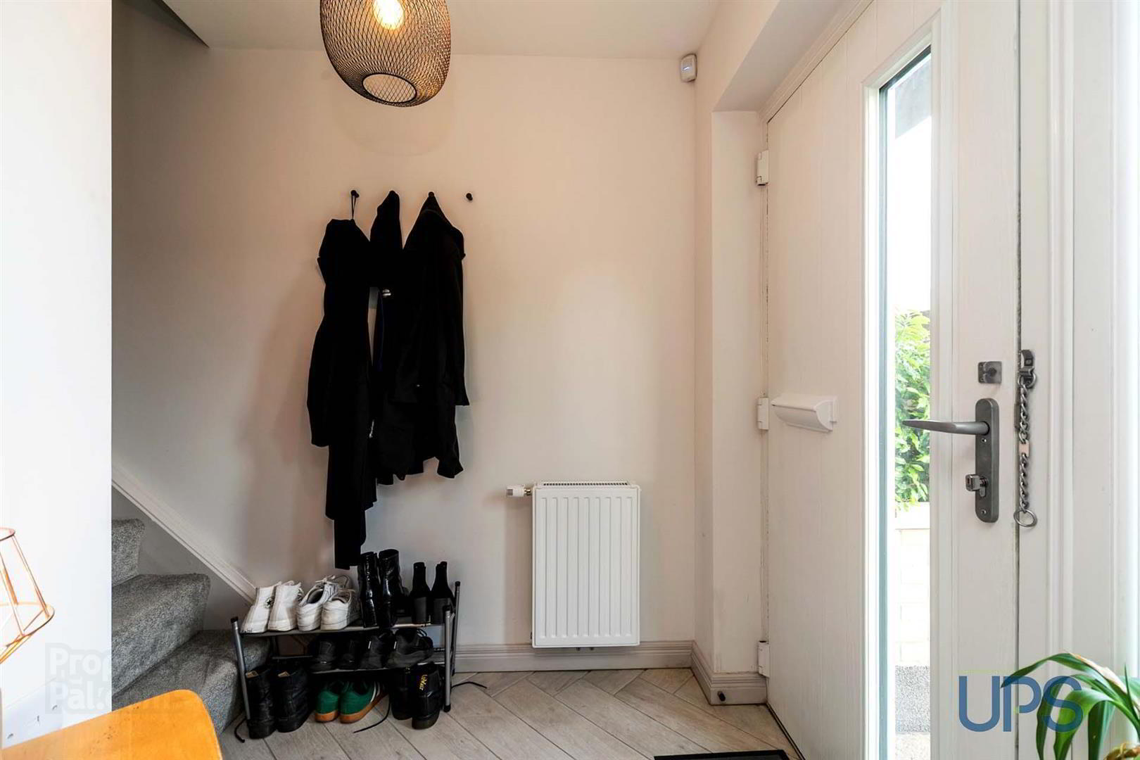 26 Blacks Gate Crescent 3 of 28