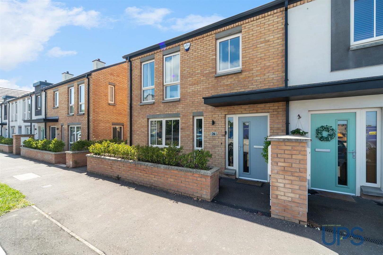 26 Blacks Gate Crescent 1 of 28