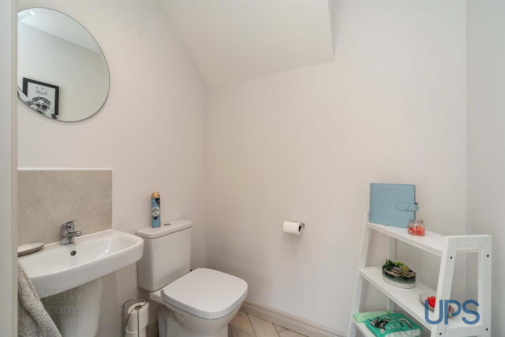 26 Blacks Gate Crescent 12 of 28