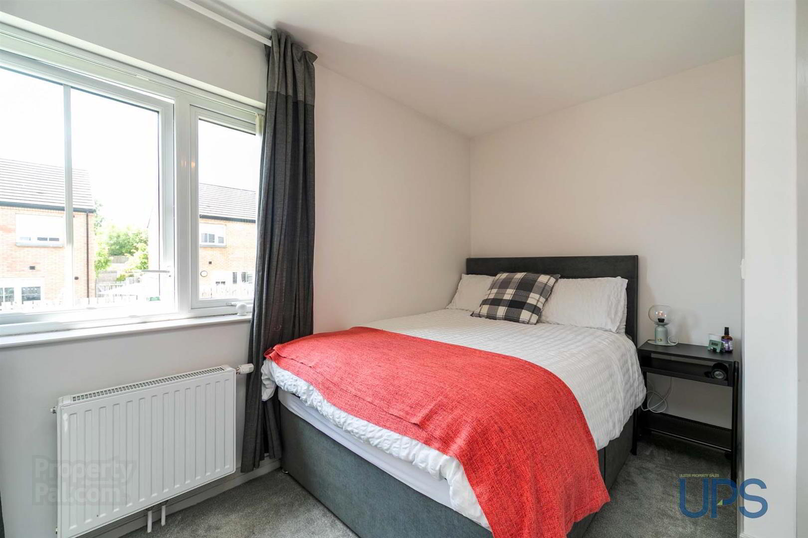 26 Blacks Gate Crescent 18 of 28