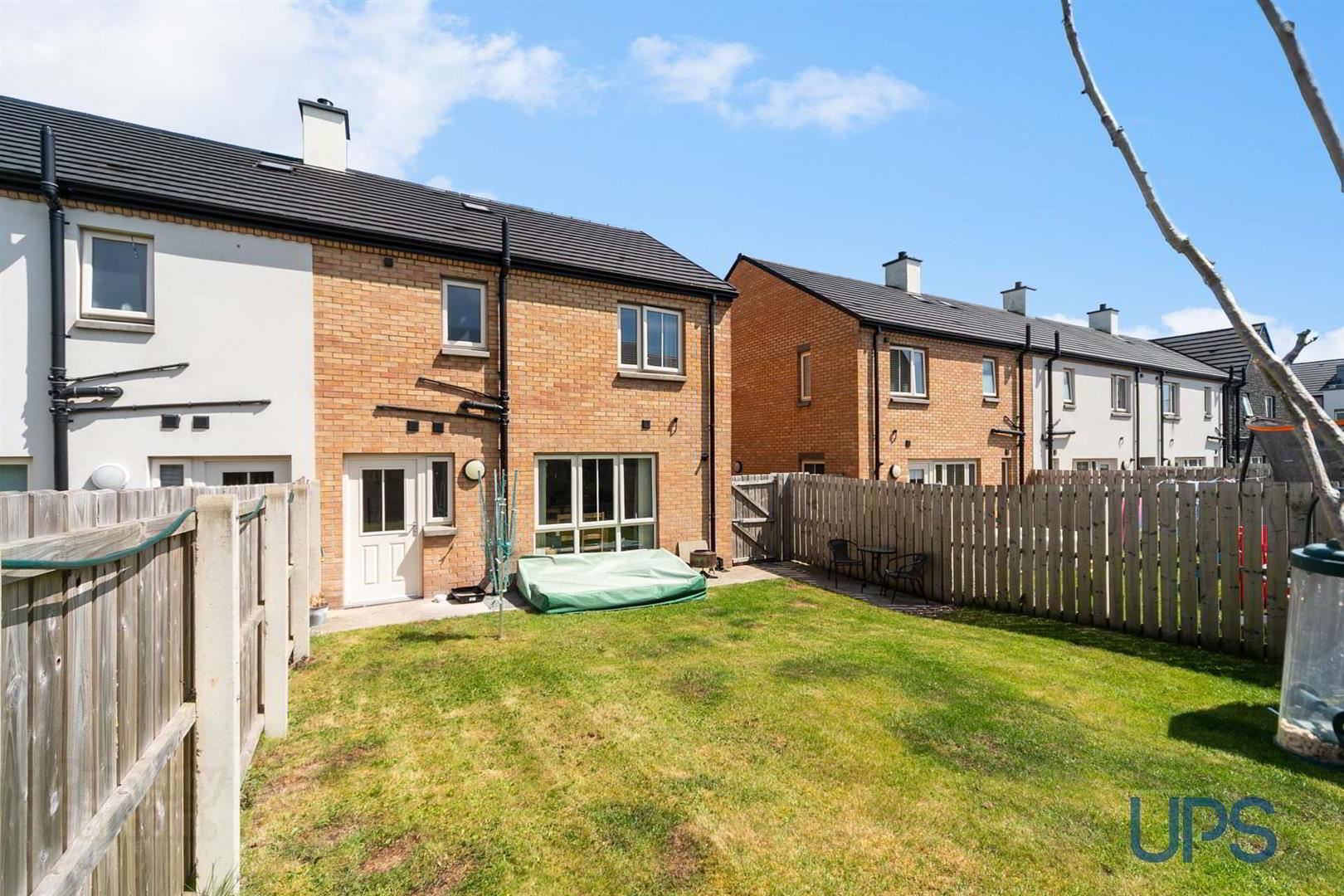 26 Blacks Gate Crescent 27 of 28