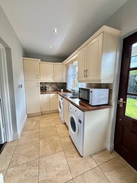 45 Papworth Avenue 13 of 29