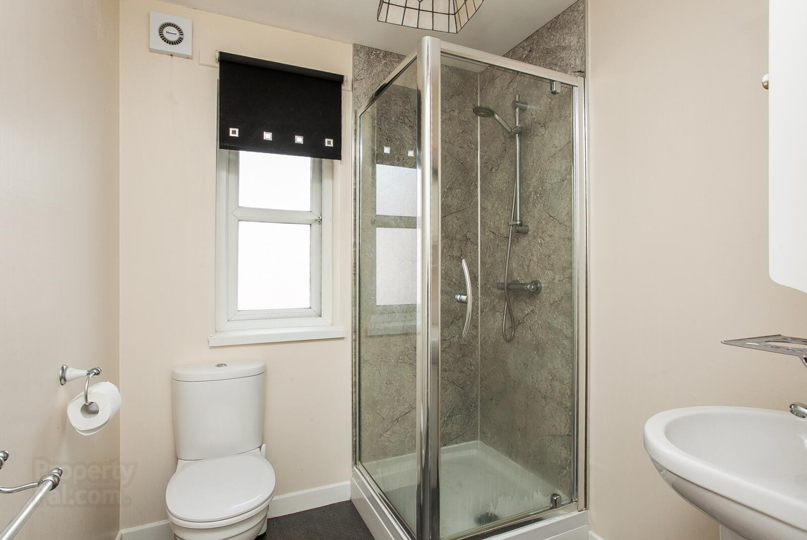 24 Isoline Street 5 of 20