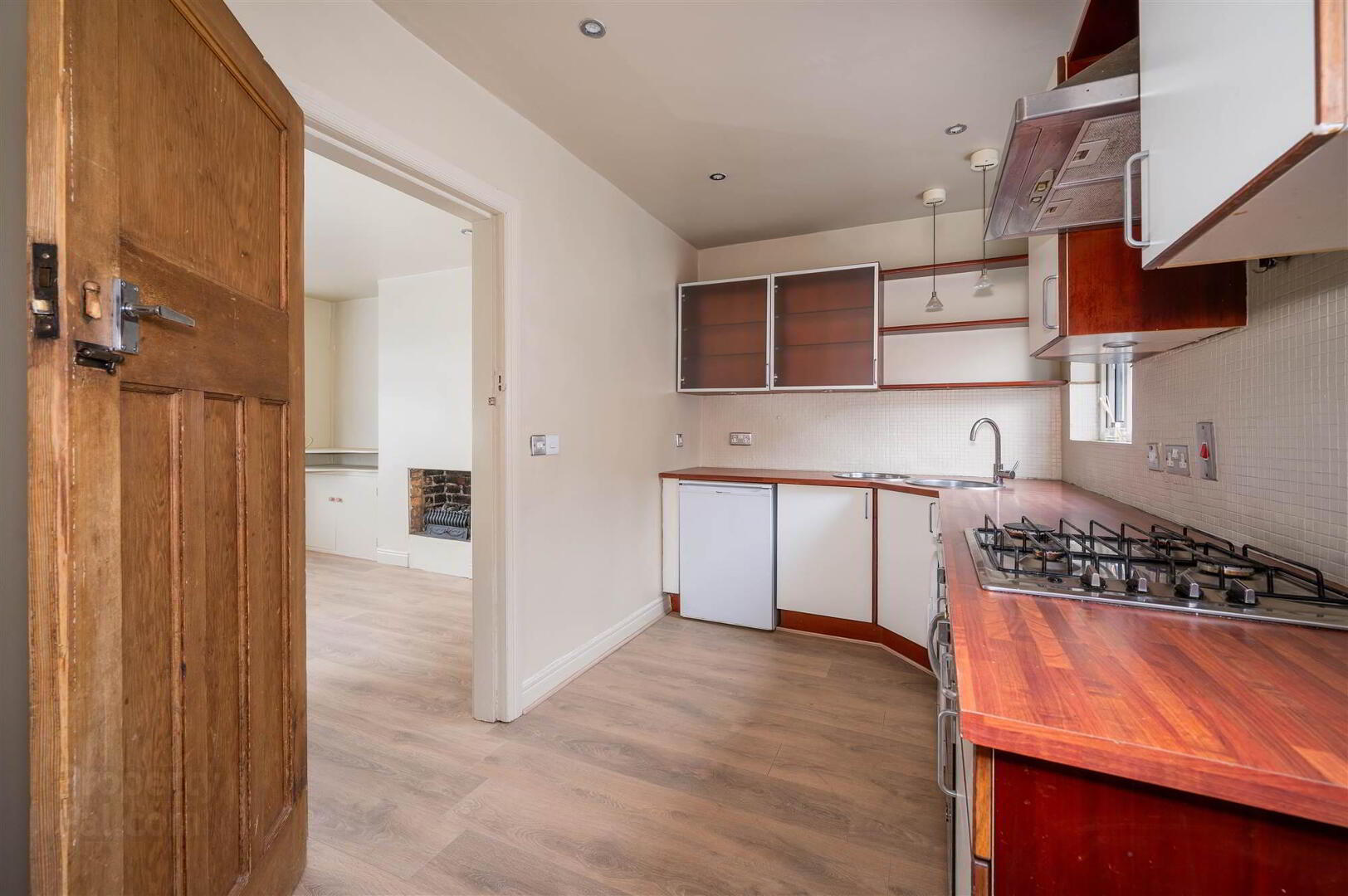11 Willowholme Crescent 8 of 21