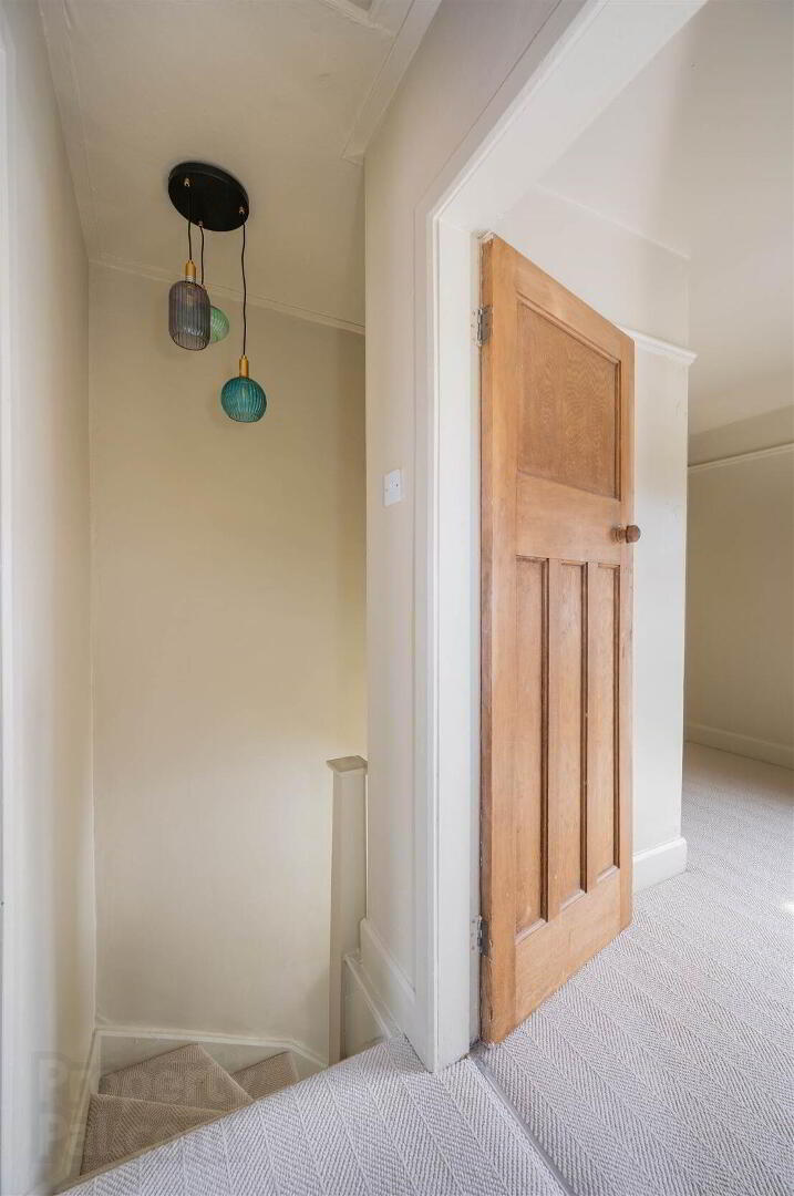 11 Willowholme Crescent 14 of 21
