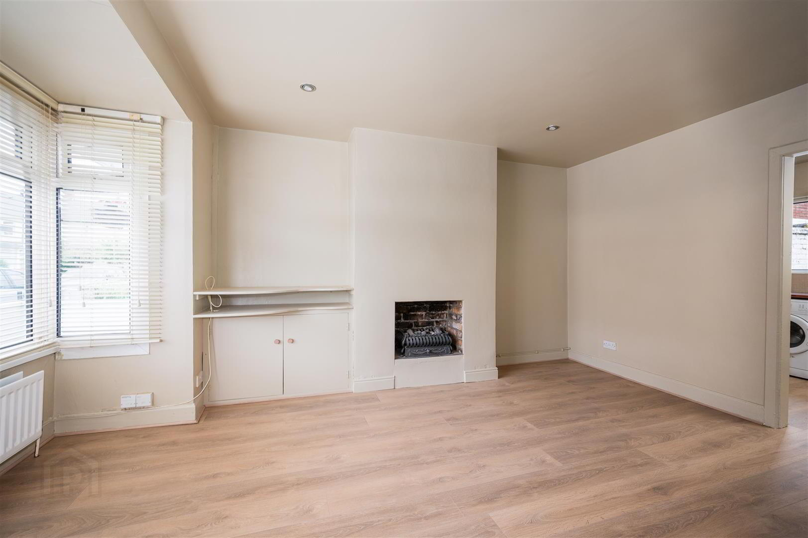 11 Willowholme Crescent 4 of 21