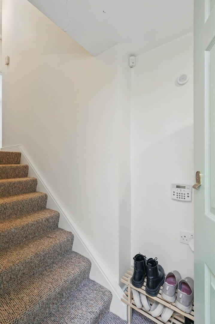 Apt 5, 25-27 Dunluce Avenue 3 of 20