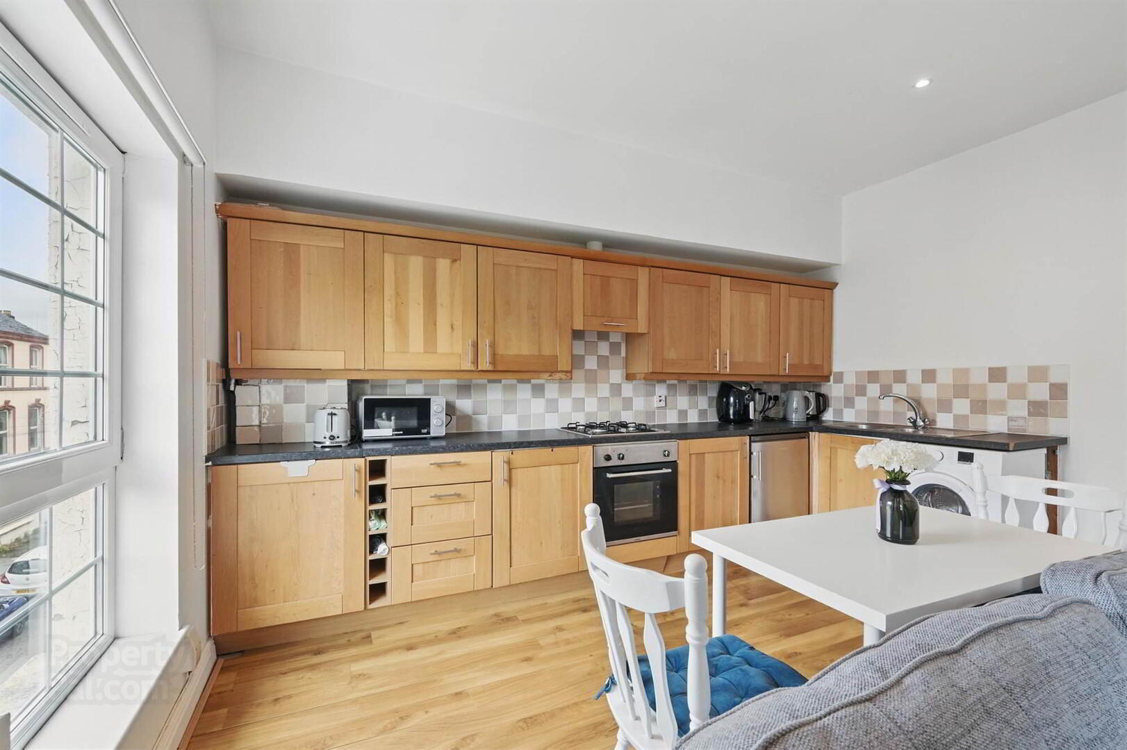 Apt 5, 25-27 Dunluce Avenue 10 of 20