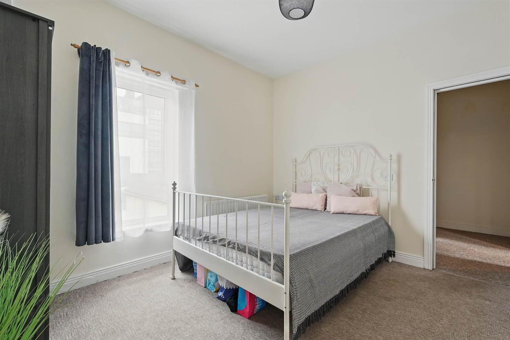 Apt 5, 25-27 Dunluce Avenue 14 of 20