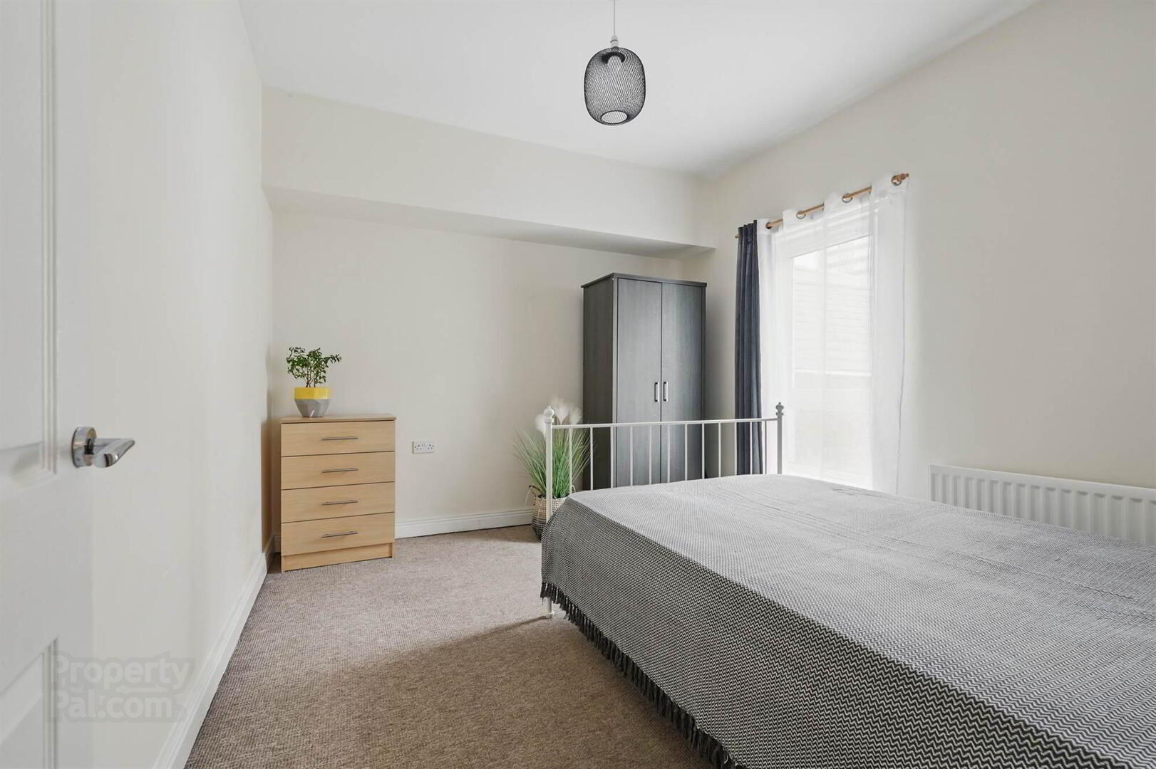 Apt 5, 25-27 Dunluce Avenue 15 of 20