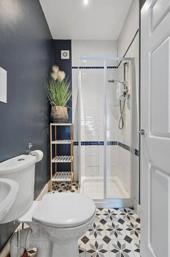 Apt 5, 25-27 Dunluce Avenue 19 of 20