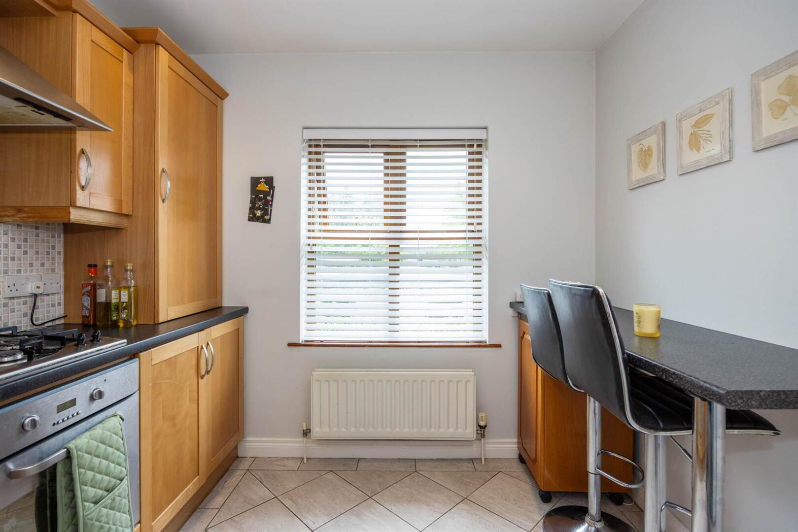 23 Aston Gardens 9 of 21