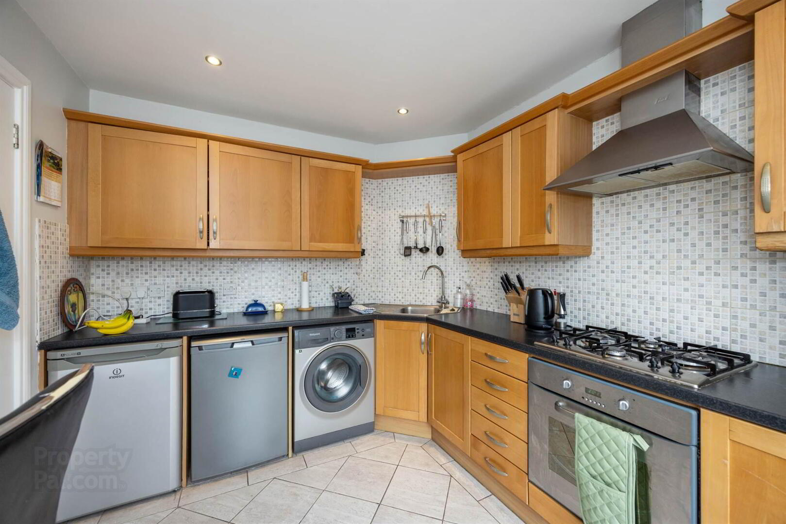 23 Aston Gardens 7 of 21