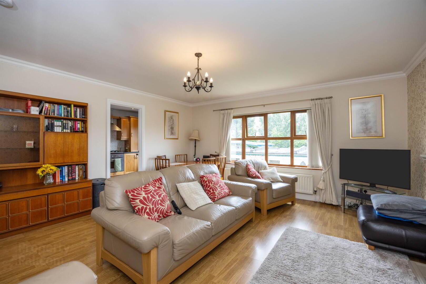 23 Aston Gardens 5 of 21