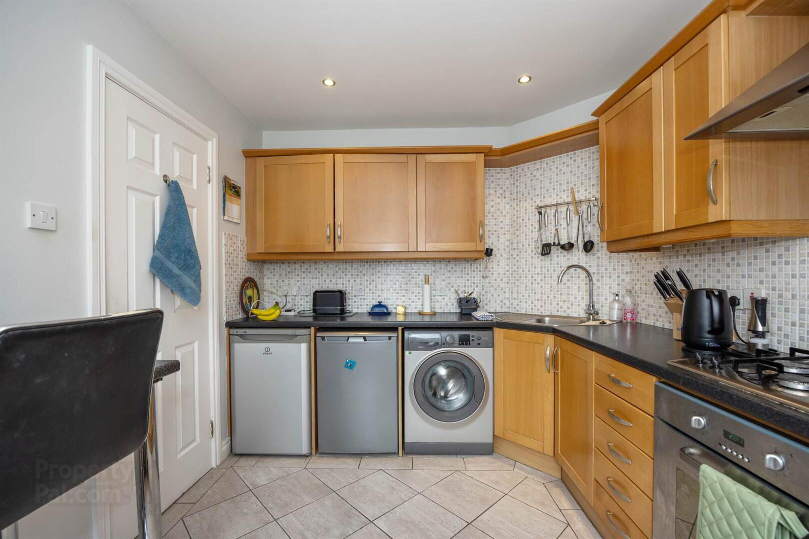 23 Aston Gardens 8 of 21