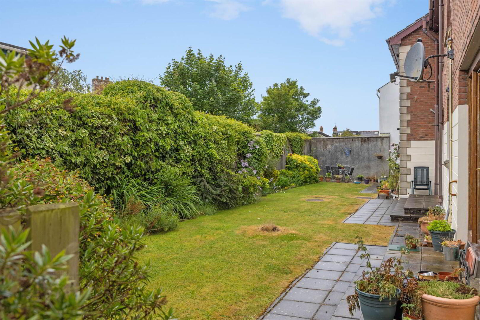23 Aston Gardens 21 of 21