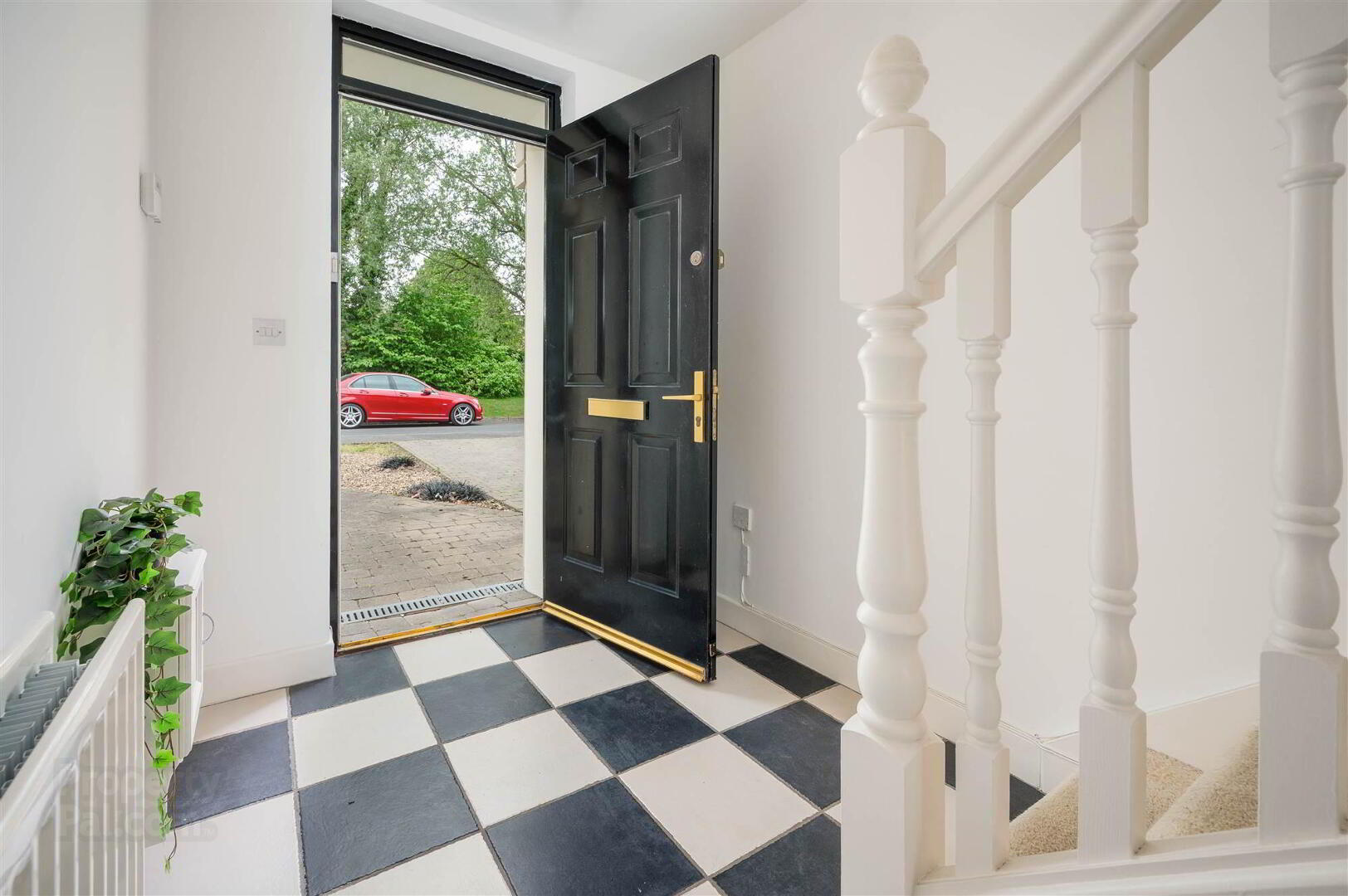 31 Leathem Square 8 of 23