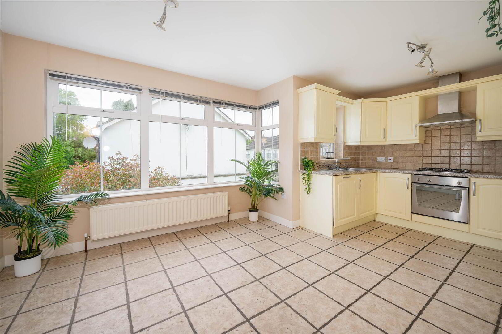 31 Leathem Square 10 of 23