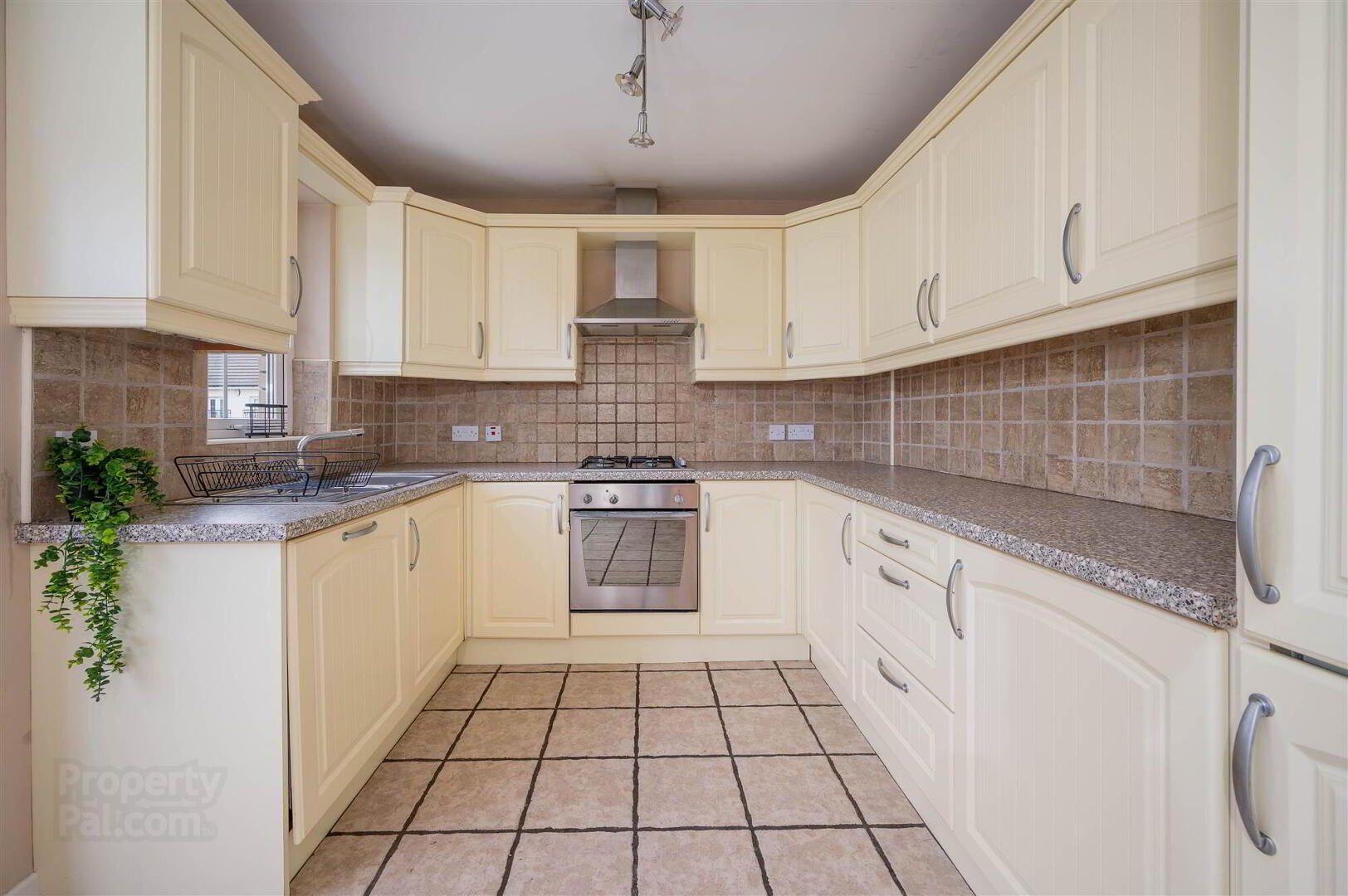 31 Leathem Square 11 of 23