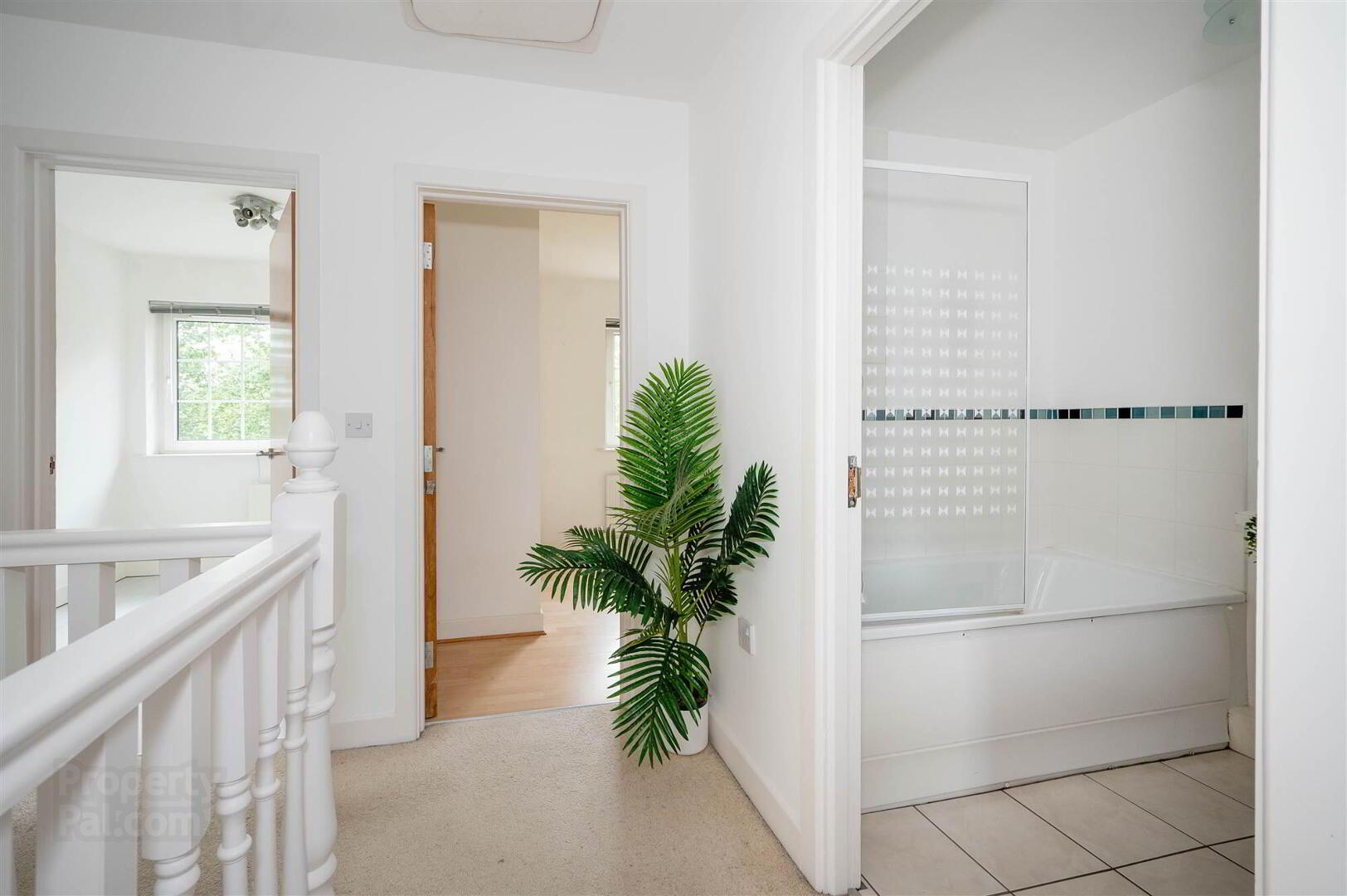 31 Leathem Square 19 of 23