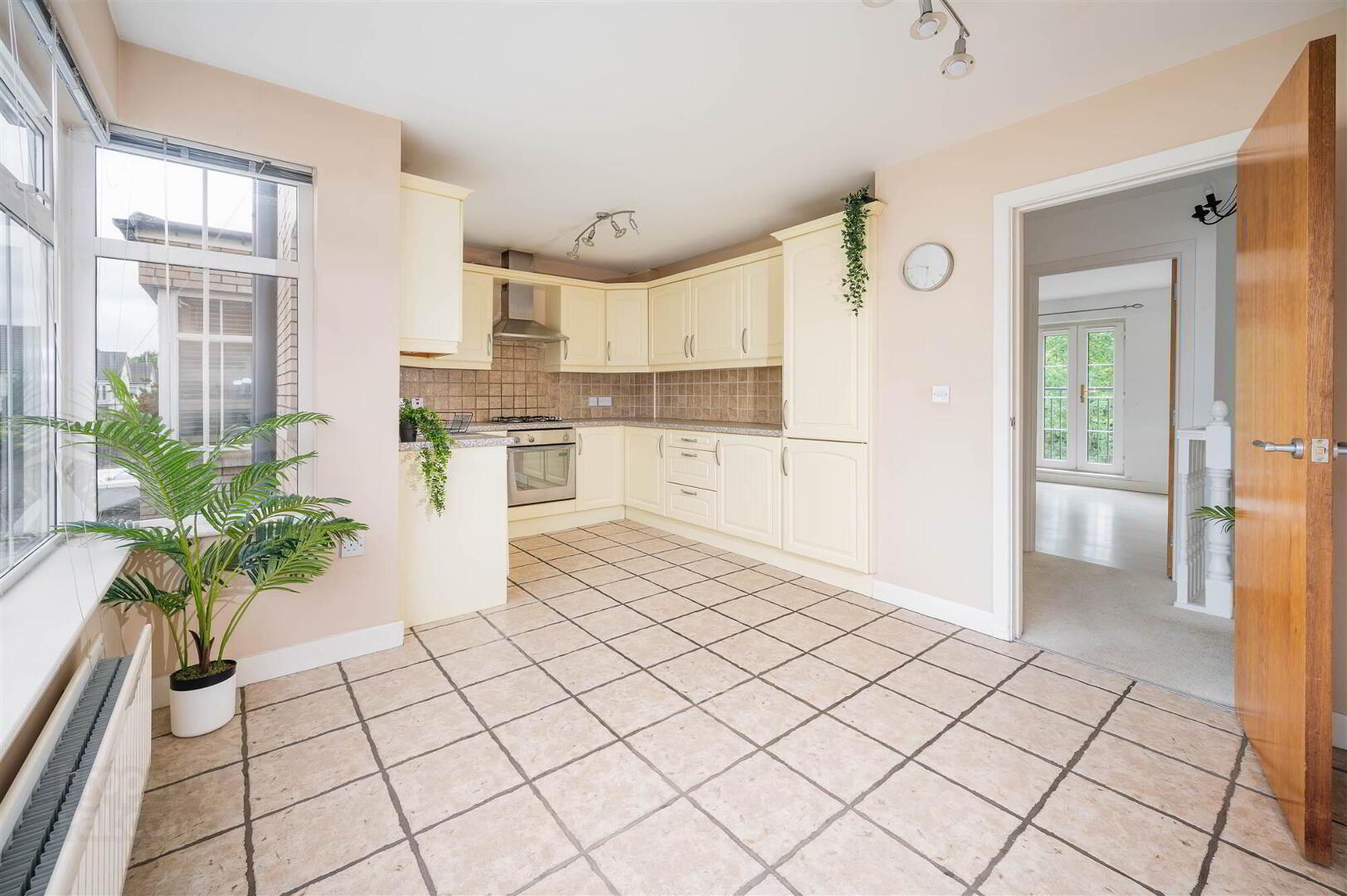 31 Leathem Square 12 of 23