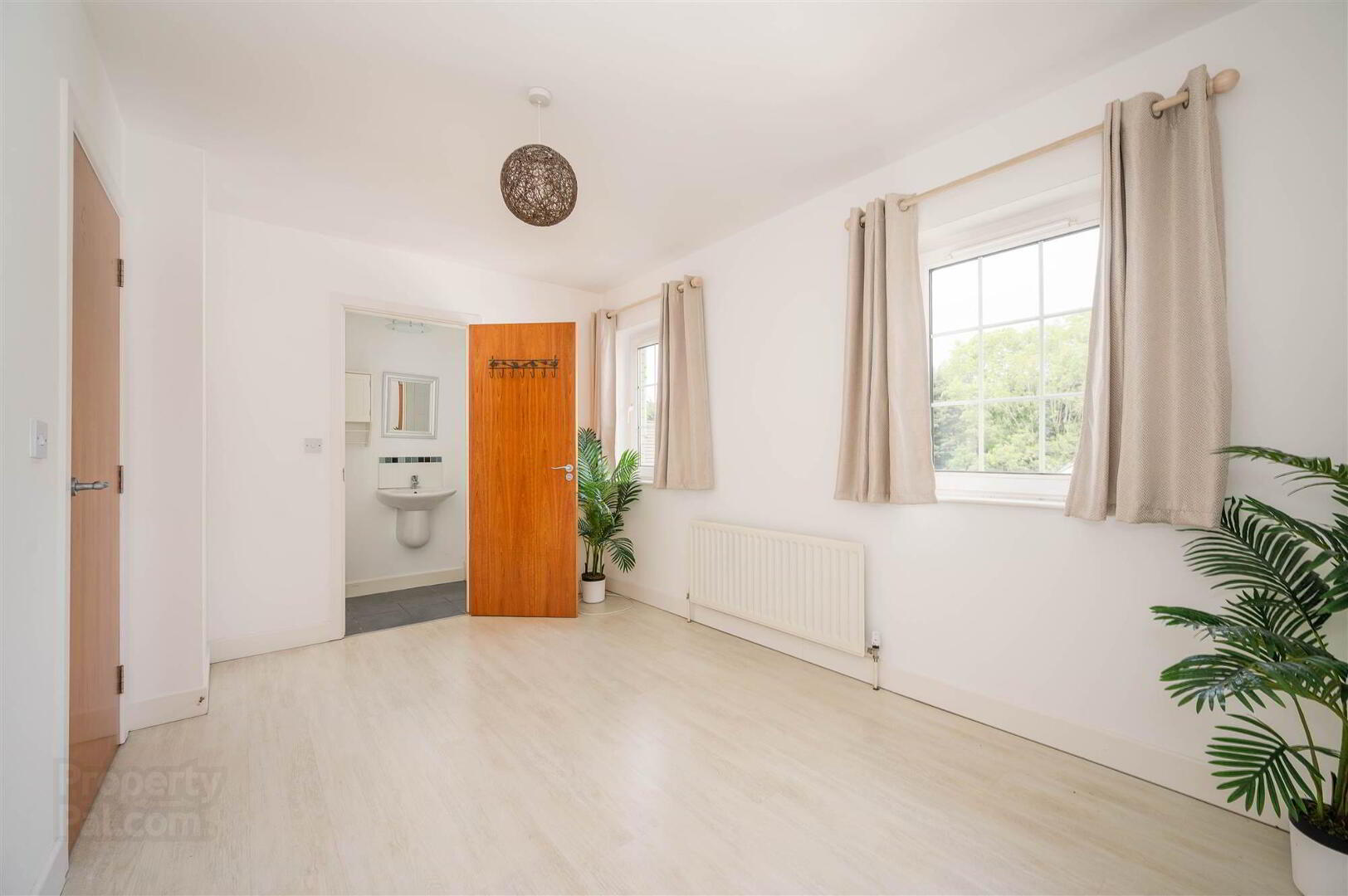 31 Leathem Square 21 of 23