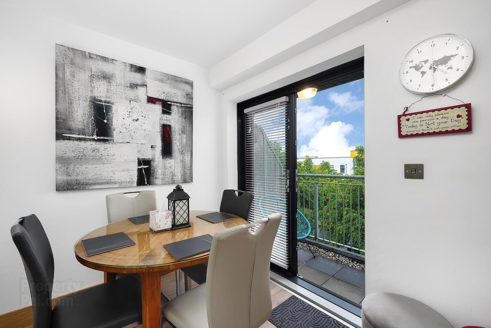 2 Rosse Court Avenue 17 of 30
