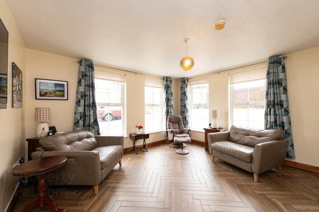 47 Tobar-Glen 5 of 26