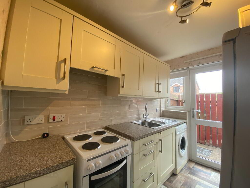 3 Warren Close 21 of 41
