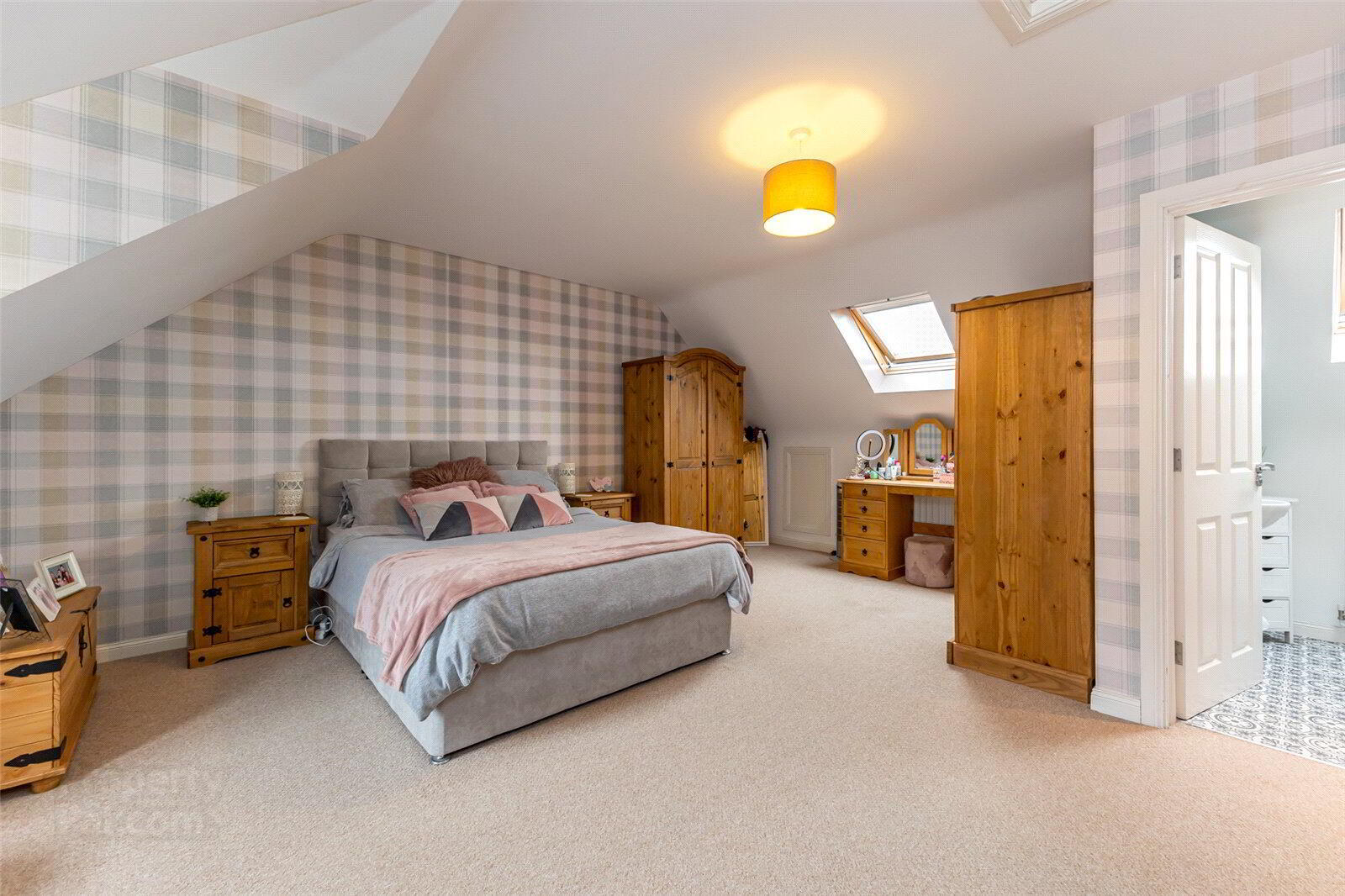 9 Woodgate 19 of 29